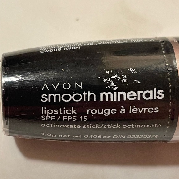Avon Smooth Minerals lipstick SPF 15 - Picture 1 of 4